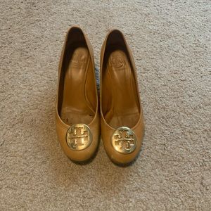 Tory Burch Chelsea wedge size 8